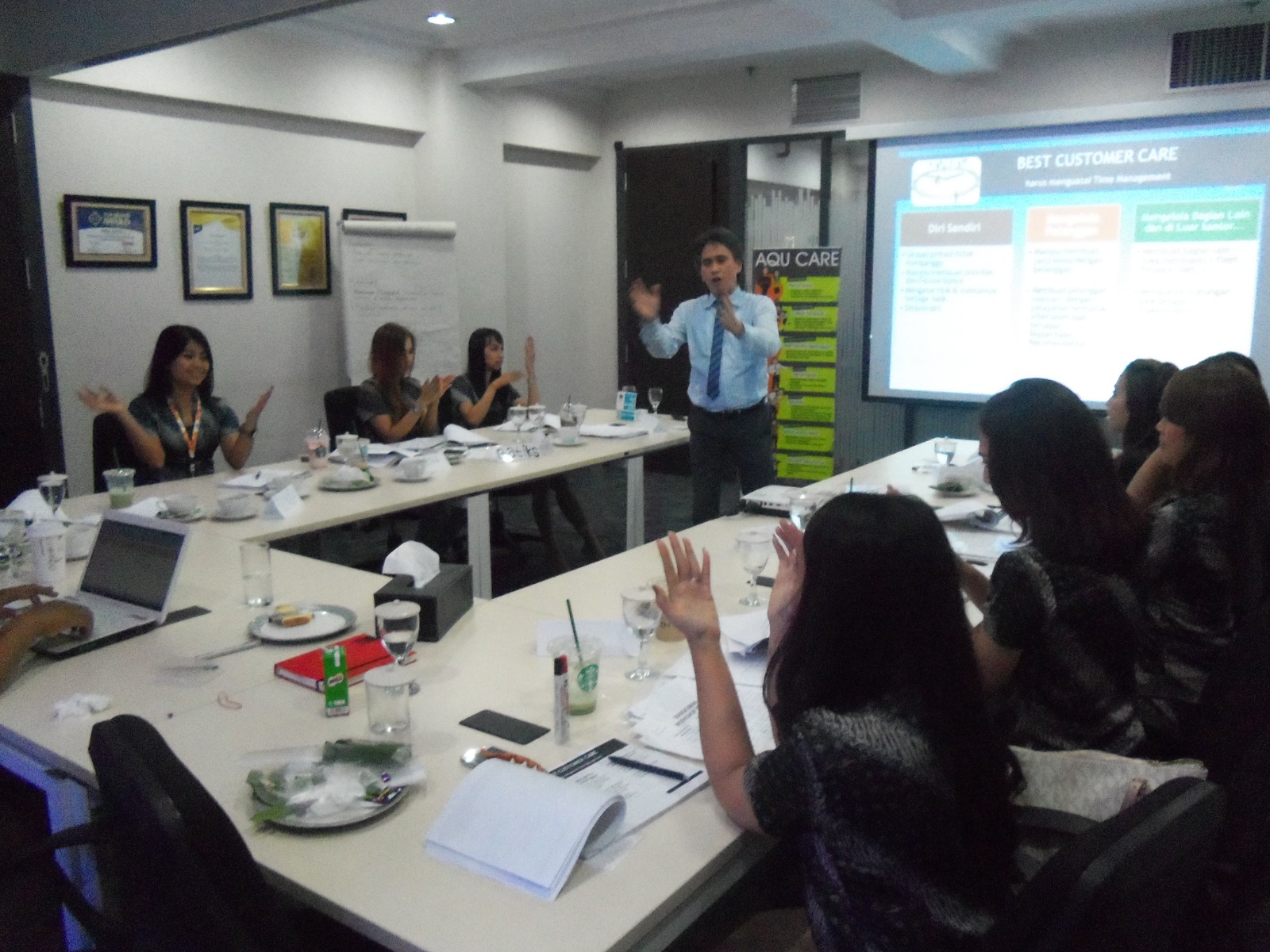 Hasil karya peserta workshop Shibori.